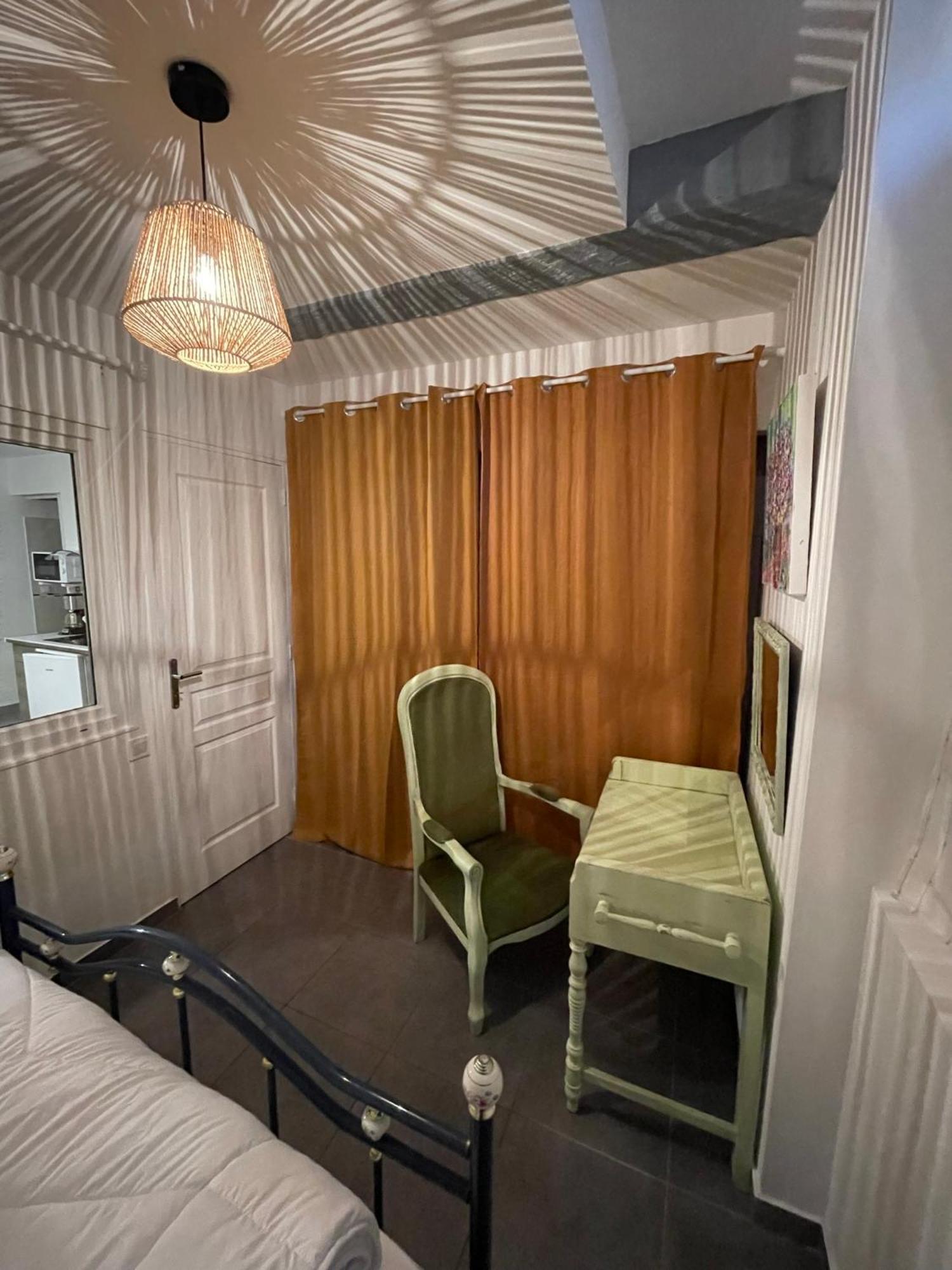 Ferienwohnung La Galerie Du Peintre Saint-Laurent-de-la-Salanque Exterior foto